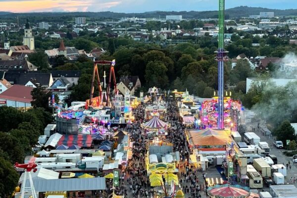 Fränkisches Volksfest mit verkaufsoffenem Sonntag